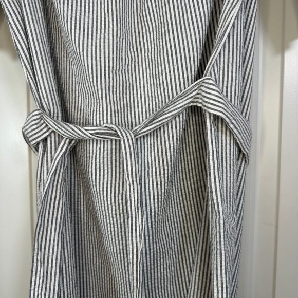 Off Shoulder Pinstripes Gray & White Dress - Large - Picture 4 of 8